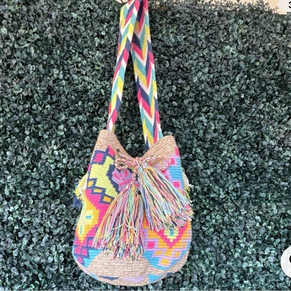 Multicolor Geometric Pattern Shoulder Bag - Picture 4 of 5